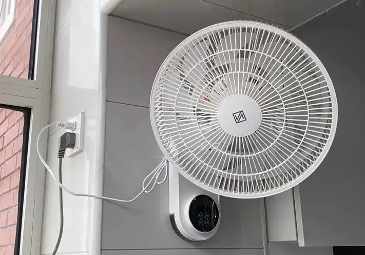 Quạt treo tường Trung Quốc